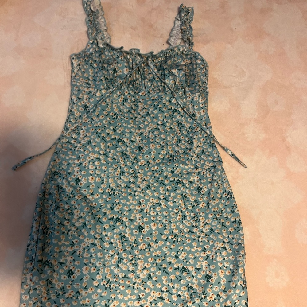 Blue floral skin dress mid thigh length